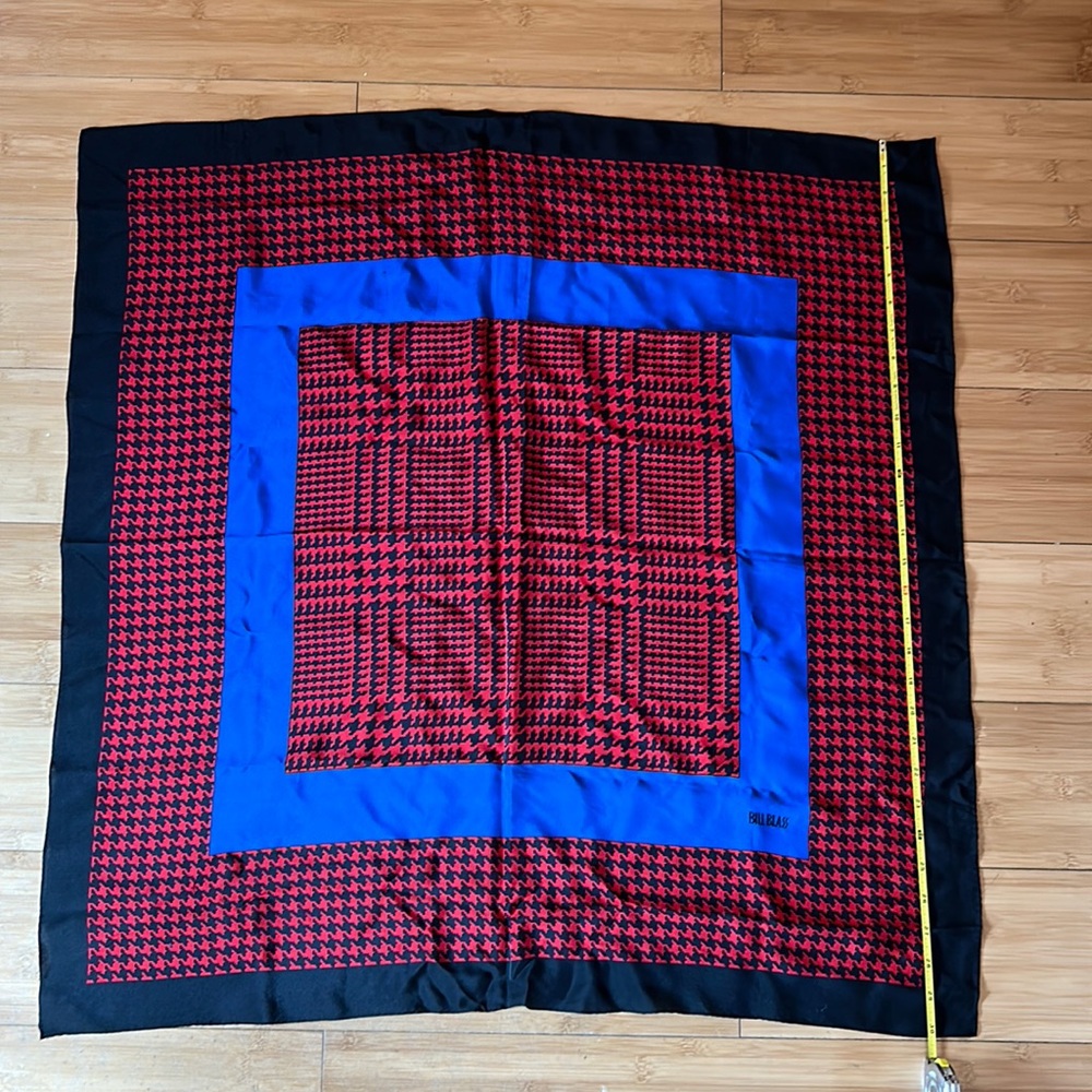 Vintage Bill Blass 100% Silk Scarf (30 x 30)